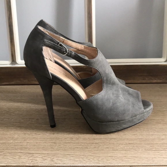 Heeled Grey peeptoe booties - Picture 4 of 6